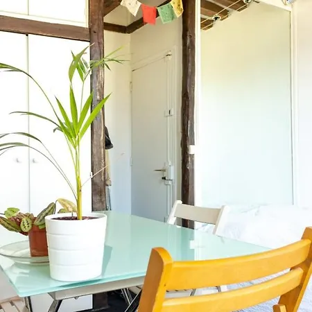 Charming Studio In The Heart Of Paris